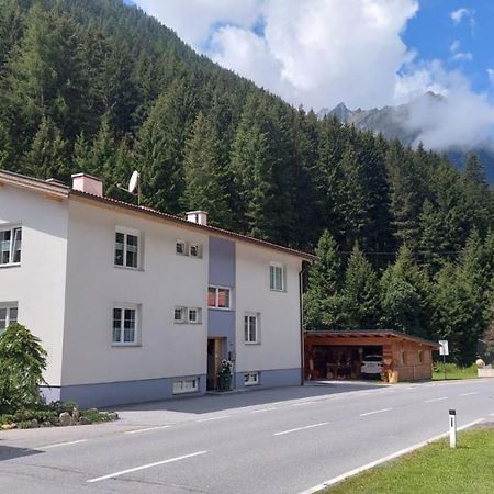 Beim Holzwurm Andy Apartment Sankt Leonhard im Pitztal Exterior foto